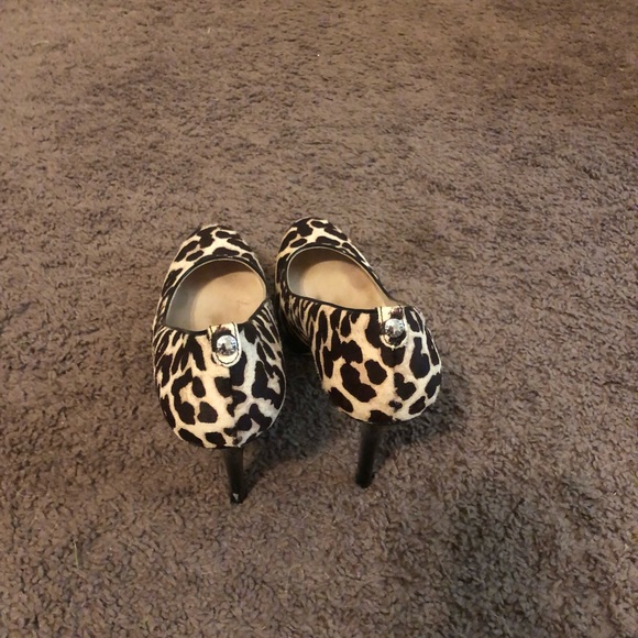 Michael Kors leopard print heels - Picture 2 of 3